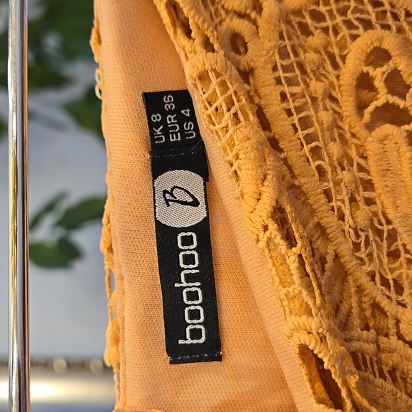 Peach Boohoo fitted lace off the shoulder dress - Picture 3 of 3